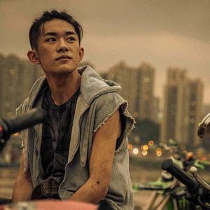 中国一老太婆偷伦
